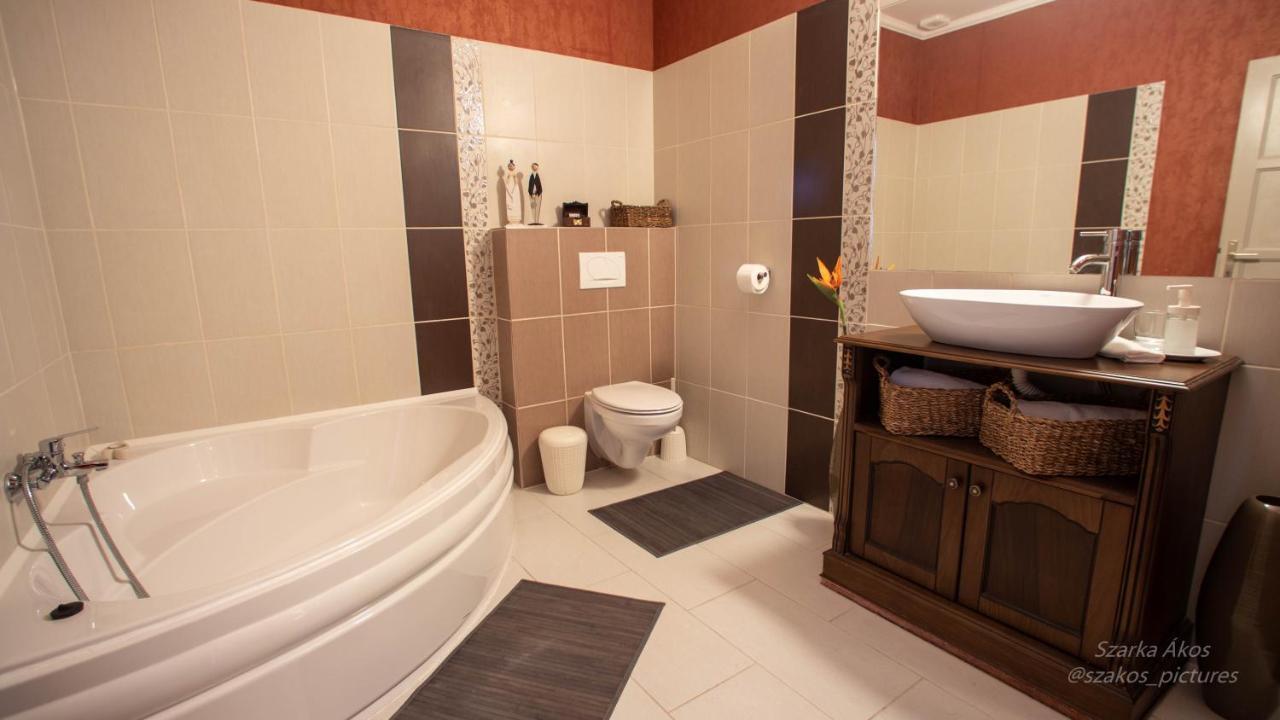 Pollushof Panzio Es Etterem Bed & Breakfast Csolnok Екстериор снимка