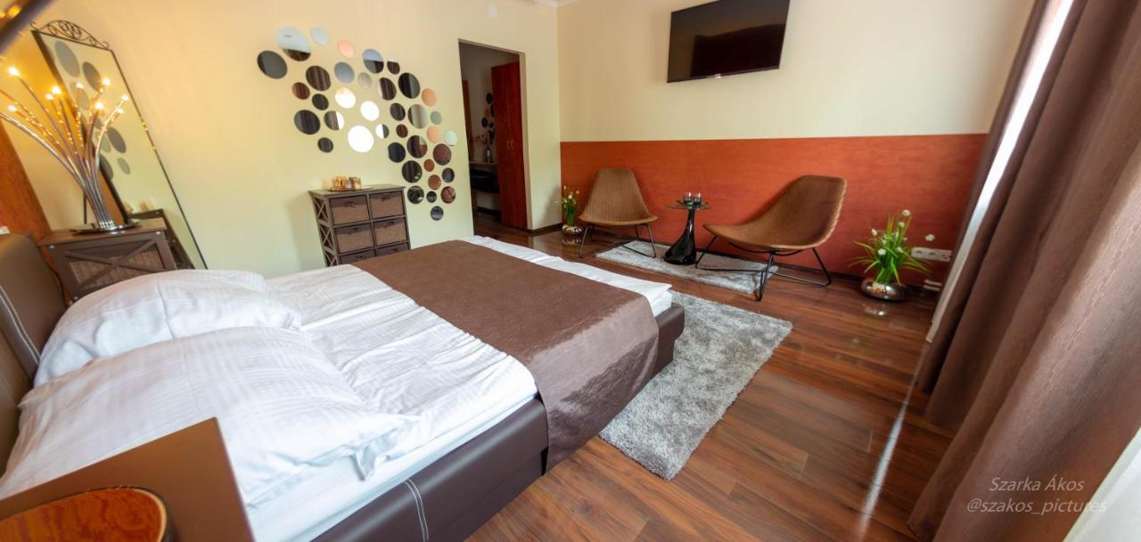 Pollushof Panzio Es Etterem Bed & Breakfast Csolnok Екстериор снимка