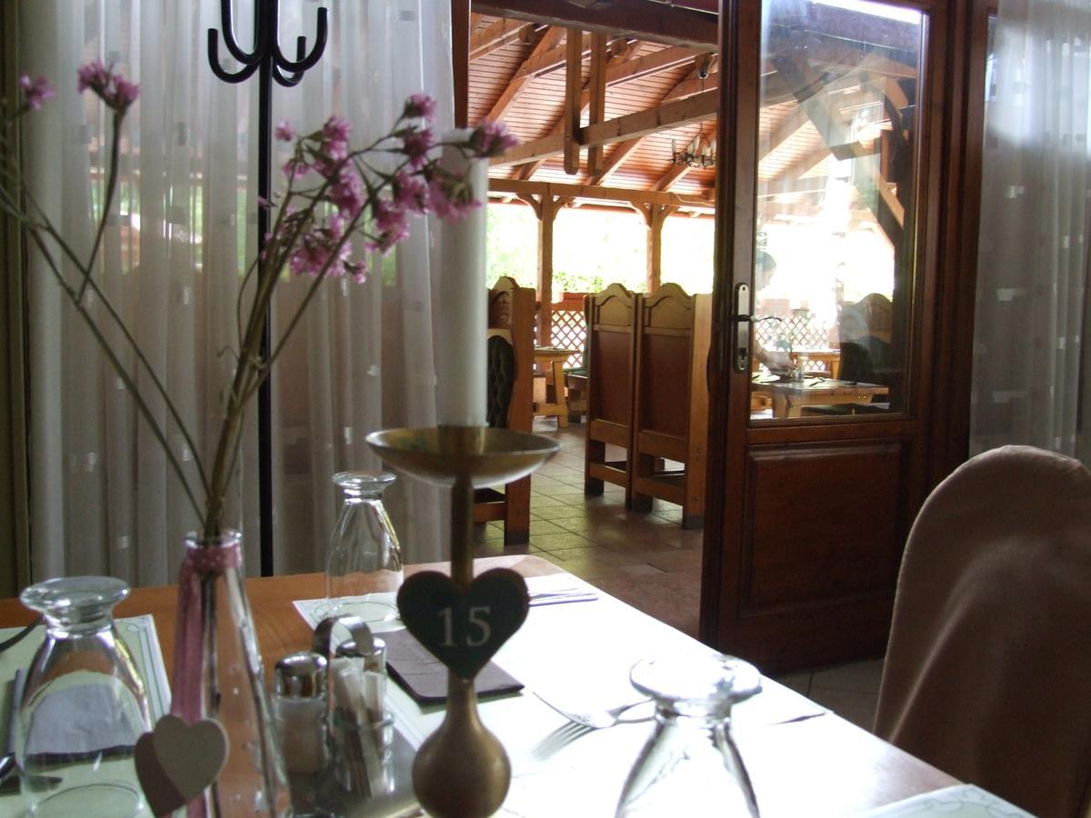Pollushof Panzio Es Etterem Bed & Breakfast Csolnok Екстериор снимка