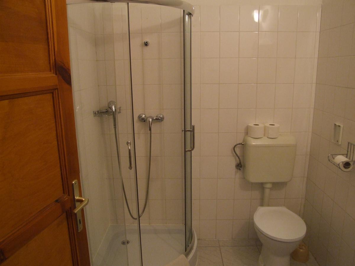 Pollushof Panzio Es Etterem Bed & Breakfast Csolnok Стая снимка